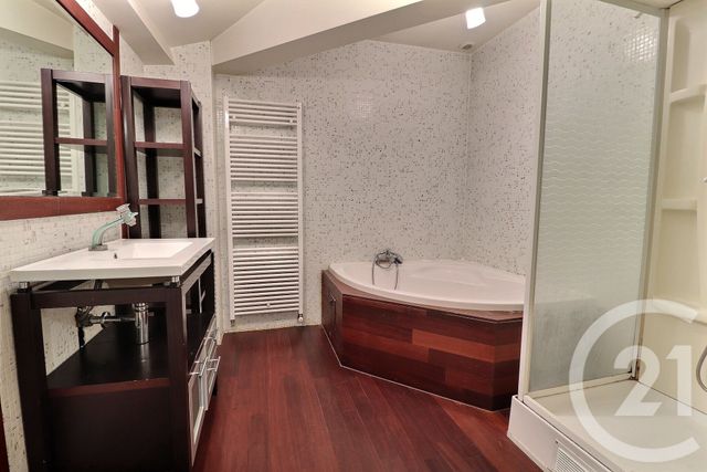 maison à louer - 3 pièces - 103.43 m2 - AMBERIEU EN BUGEY - 01 - RHONE-ALPES - Century 21 Christal Immobilier