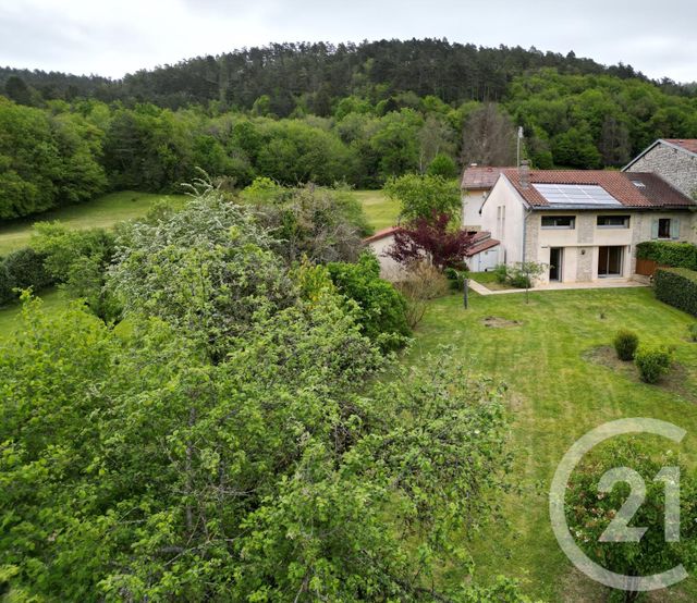 maison à vendre - 5 pièces - 111.0 m2 - CHALLES LA MONTAGNE - 01 - RHONE-ALPES - Century 21 Christal Immobilier