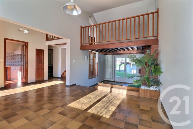 maison à louer - 5 pièces - 129.85 m2 - AMBERIEU EN BUGEY - 01 - RHONE-ALPES - Century 21 Christal Immobilier