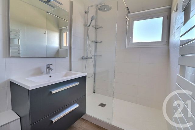 maison à louer - 5 pièces - 129.85 m2 - AMBERIEU EN BUGEY - 01 - RHONE-ALPES - Century 21 Christal Immobilier