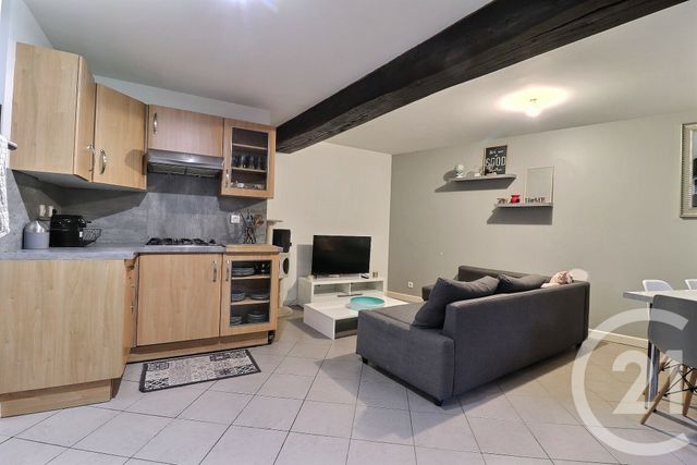 Appartement T3 à louer - 3 pièces - 53.8 m2 - JUJURIEUX - 01 - RHONE-ALPES - Century 21 Christal Immobilier