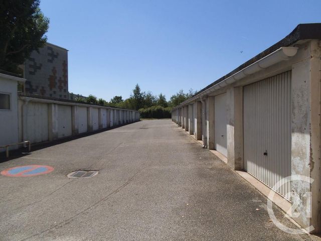 Parking à vendre DECINES CHARPIEU