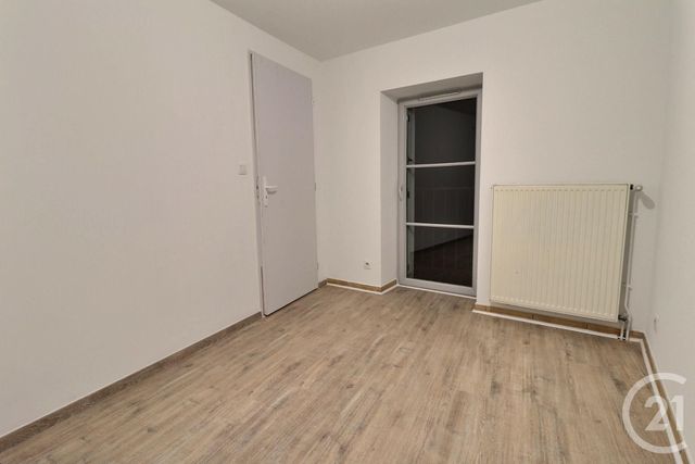 Appartement T2 à louer - 2 pièces - 33.0 m2 - JUJURIEUX - 01 - RHONE-ALPES - Century 21 Christal Immobilier