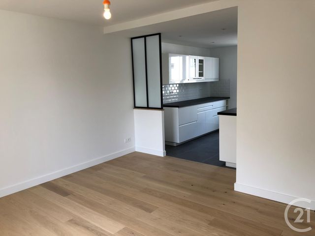 Appartement à louer - 3 pièces - 57.38 m2 - AMBERIEU EN BUGEY - 01 - RHONE-ALPES - Century 21 Christal Immobilier