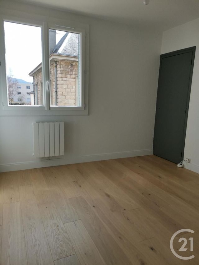 Appartement à louer - 3 pièces - 57.38 m2 - AMBERIEU EN BUGEY - 01 - RHONE-ALPES - Century 21 Christal Immobilier