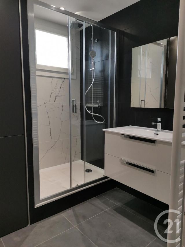 Appartement à louer - 3 pièces - 57.38 m2 - AMBERIEU EN BUGEY - 01 - RHONE-ALPES - Century 21 Christal Immobilier