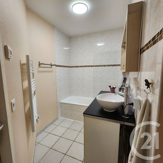Appartement F3 à vendre - 3 pièces - 84.28 m2 - AMBERIEU EN BUGEY - 01 - RHONE-ALPES - Century 21 Christal Immobilier