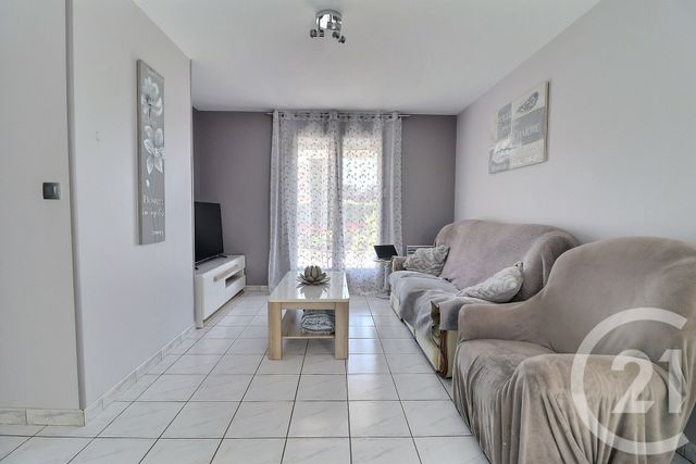 maison à louer - 5 pièces - 106.28 m2 - ST JEAN LE VIEUX - 01 - RHONE-ALPES - Century 21 Christal Immobilier