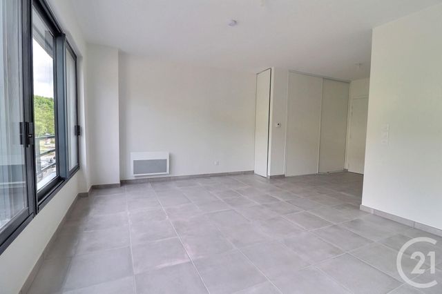 Appartement Studio à louer - 1 pièce - 32.97 m2 - AMBERIEU EN BUGEY - 01 - RHONE-ALPES - Century 21 Christal Immobilier