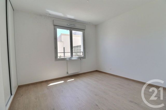 Appartement à louer - 2 pièces - 42.0 m2 - AMBERIEU EN BUGEY - 01 - RHONE-ALPES - Century 21 Christal Immobilier
