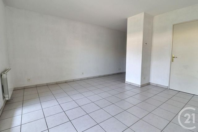 Appartement à louer - 2 pièces - 37.0 m2 - AMBERIEU EN BUGEY - 01 - RHONE-ALPES - Century 21 Christal Immobilier
