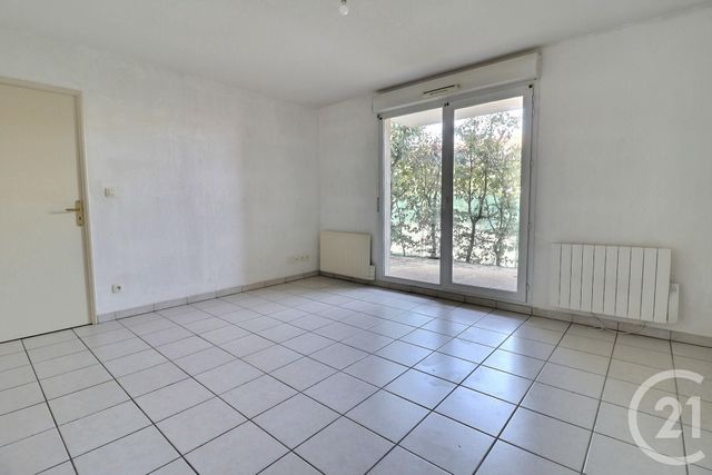Appartement à louer - 2 pièces - 37.0 m2 - AMBERIEU EN BUGEY - 01 - RHONE-ALPES - Century 21 Christal Immobilier