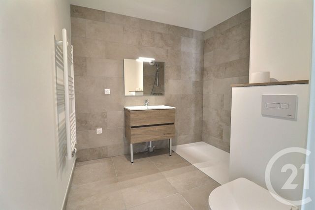 Appartement T4 à louer - 4 pièces - 98.55 m2 - AMBERIEU EN BUGEY - 01 - RHONE-ALPES - Century 21 Christal Immobilier
